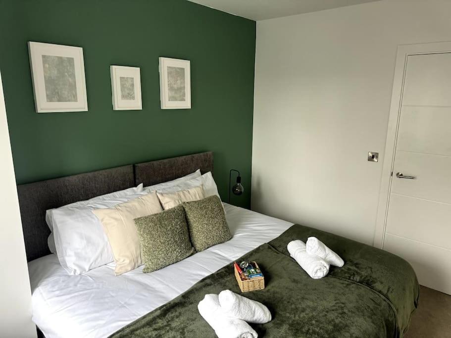Luxury Oaks Suite, Free Private Parking, 2 Bed 2 Bathroom Apartment, Central Solihull Birmingham Exterior foto