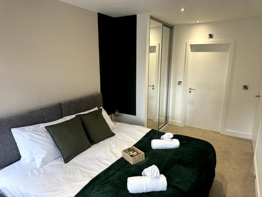 Luxury Oaks Suite, Free Private Parking, 2 Bed 2 Bathroom Apartment, Central Solihull Birmingham Exterior foto