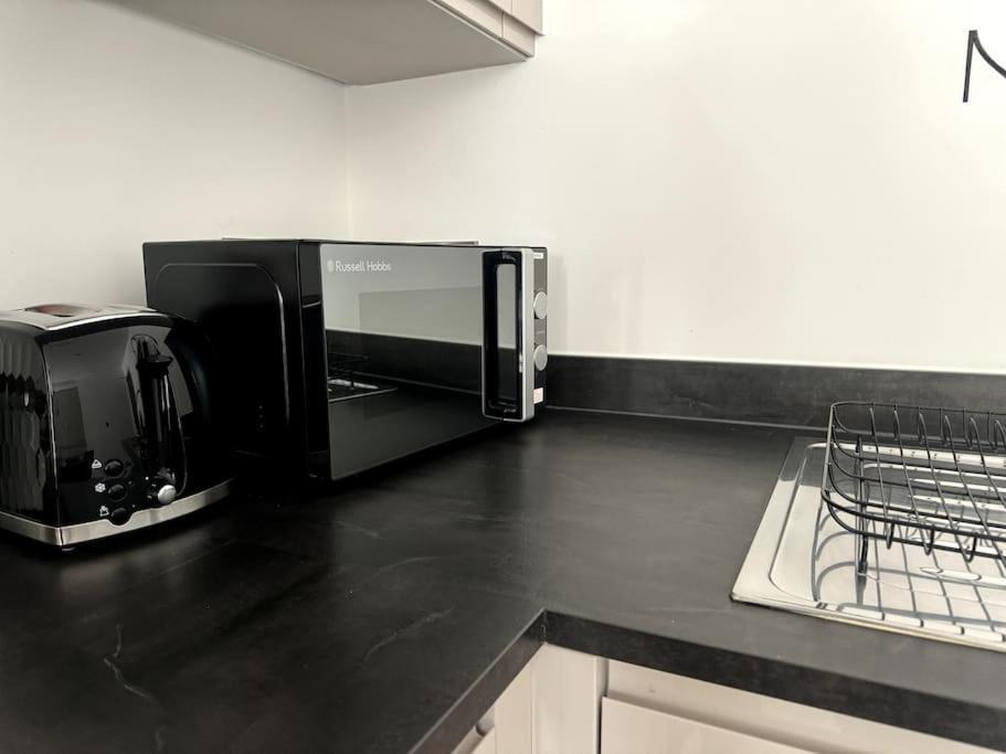 Luxury Oaks Suite, Free Private Parking, 2 Bed 2 Bathroom Apartment, Central Solihull Birmingham Exterior foto