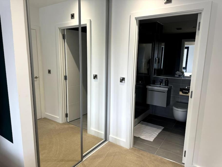 Luxury Oaks Suite, Free Private Parking, 2 Bed 2 Bathroom Apartment, Central Solihull Birmingham Exterior foto